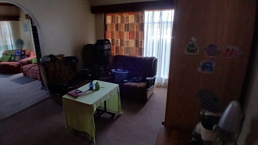 4 Bedroom Property for Sale in Fleurdal Free State